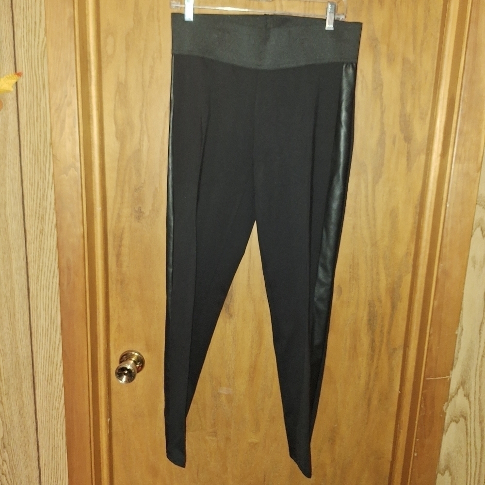 🌟 Arianne faux leather size stripe pants size medium NWT